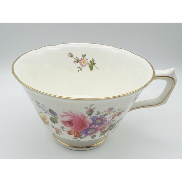 Royal Crown Derby Bone China Teacup Saucer Floral Gold Trim England Vintage - Picture 4 of 16